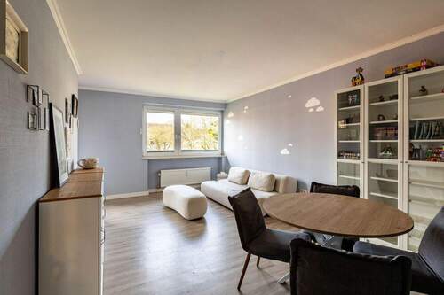 Wohnzimmer - 3 Zimmer Etagenwohnung zum Kaufen in Neuss