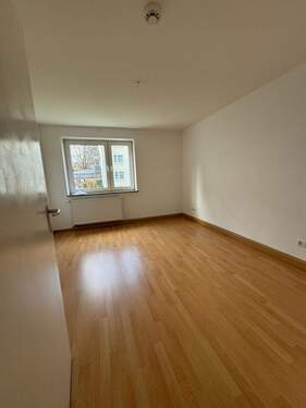 Zimmer 2 - 