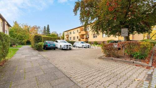 Parkplatz - 3 Zimmer Etagenwohnung zum Kaufen in Berlin