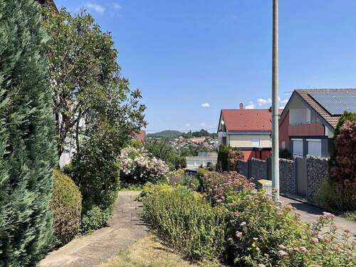 Vorgarten - 4 Zimmer Reihenendhaus zum Kaufen in Reutlingen