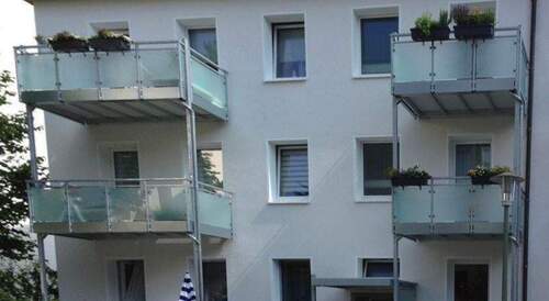 Schöner Balkon nach Fertigstellung ähnlich - Bereits frei! Nordstadt und mit Balkon! Helle 2,5-Zimmer-Wohnung im 1.Stock, zentrale aber ruhige Lage in Rennweg