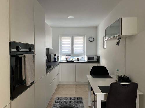 Einbauküche mit Sitzplatz - 