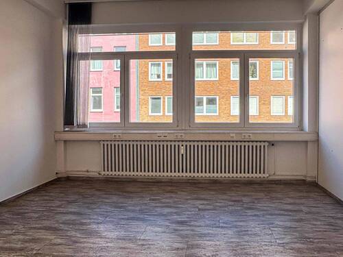 Büro / Behandlungsraum - 