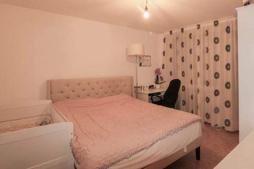 Schlafzimmer - 2 Zimmer Etagenwohnung in München