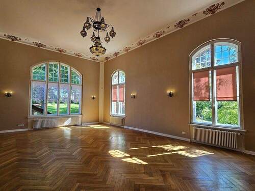 Saal (2) - Leben im historischen Offizierskasino