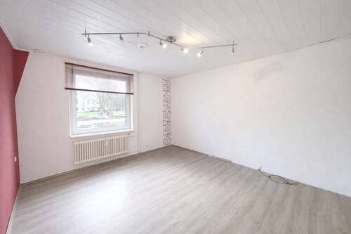 Schlafzimmer - 3 Zimmer Etagenwohnung zum Kaufen in Salzgitter