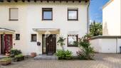 Außenansicht 2 - Zukunftssicher wohnen: Ihr neues Familiendomizil mit moderner Technik, Garage, Garten & Terrasse