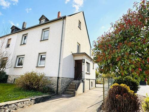 2. Hausansicht - 7 Zimmer Einfamilienhaus zum Kaufen in Schweich