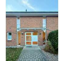 Hochwertige 2-Zimmer-Whg. mit Einbauküche, Balkon und Carport Kiel-Russee