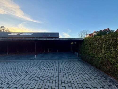 Carport direkt am Haus - 2 Zimmer Etagenwohnung in Kiel