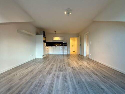 Wohn-/Esszimmer mit offener Küche (2) - 