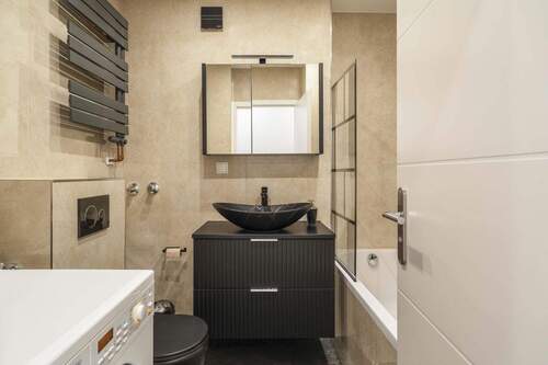 Modernes Bad mit Wanne 1. OG - 