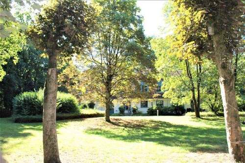 Blick aus der Parkanlage Richtung Haus (Nordseite) - 