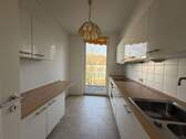 EBK mit Balkon - 