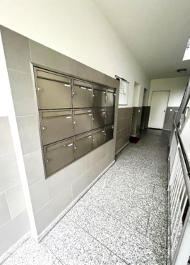 freundliches Treppenhaus - Etagenwohnung mit 92,00 m&sup2; in Hamburg zum Kaufen