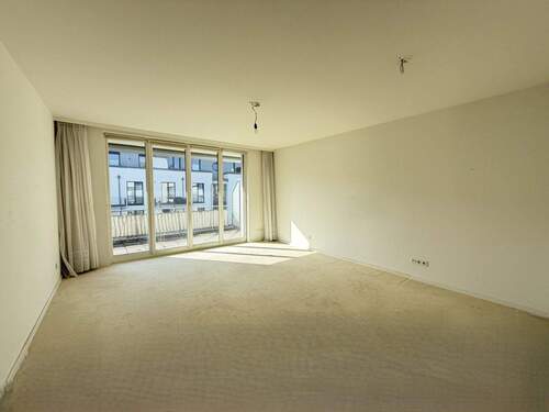 Geräumiges Wohnzimmer - 