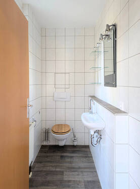 EG WC - 