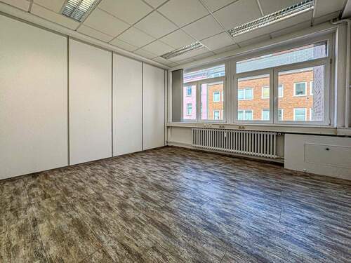 Büro / Behandlungsraum - 