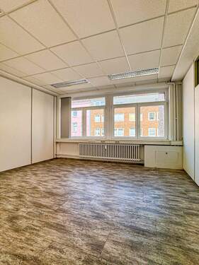 Büro / Behandlungsraum - 