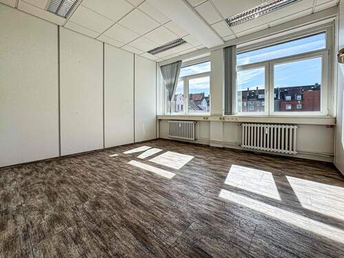 Büro / Behandlungsraum - 