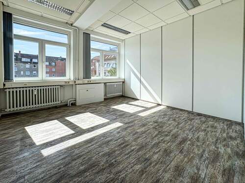 Büro / Behandlungsraum - 