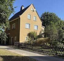 Freistehendes Einfamilienhaus mit viel Nutzfläche und großem Garagenbereich - ruhige Lage in Geißen bei Gera