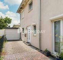 Gepflegt, durchdacht und naturnah - Repräsentative DHH mit Terrasse, Garten und Garage - München Allach-Untermenzing