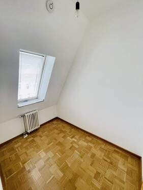 HWR - Etagenwohnung mit 121,00 m² in Berlin zur Miete