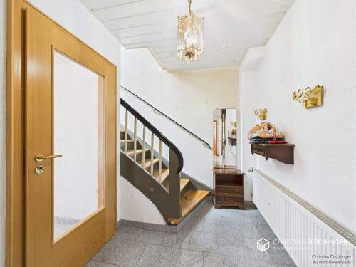 Diele - Einfamilienhaus mit 119,00 m&sup2; in Regensburg zum Kaufen