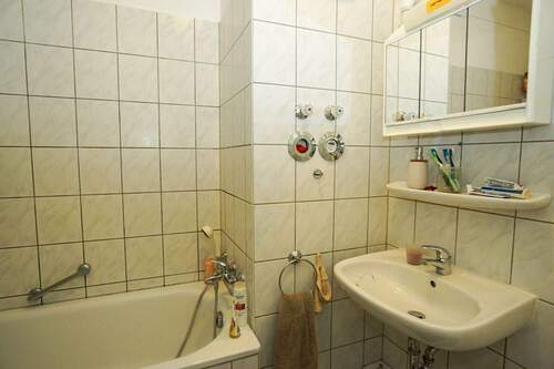 Badezimmer - Etagenwohnung mit 52,00 m&sup2; in Dresden / Löbtau zum Kaufen