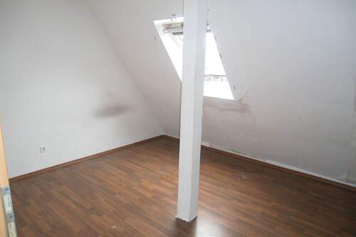 Schlafzimmer 1.JPG - 