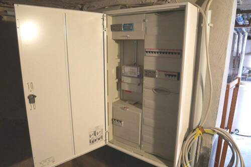 Elektroschrank im Keller.JPG - 