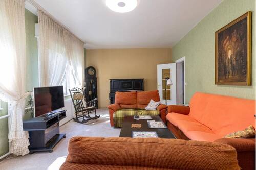 Wohnzimmer - 5 Zimmer Einfamilienhaus zum Kaufen in Berlin