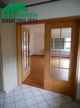 Blick Küche z. Wohnzimmer - 