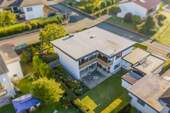 Aufnahme aus der Vogelperspektive - Einfamilienhaus mit 245,00 m² in Bischoffen zum Kaufen