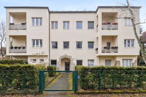 Außenansicht - Bezugsfrei nach Sanierung ! Möblierte 2-Zimmer-Wohnung im Komponistenviertel