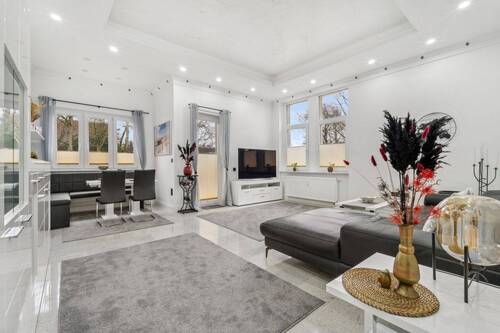 Wohnzimmer - 2 Zimmer Etagenwohnung zum Kaufen in Berlin-Lankwitz