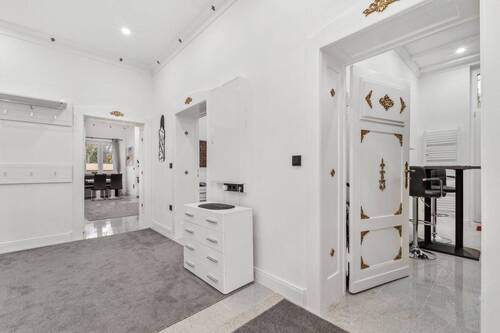 Flur - 2 Zimmer Etagenwohnung in Berlin-Lankwitz