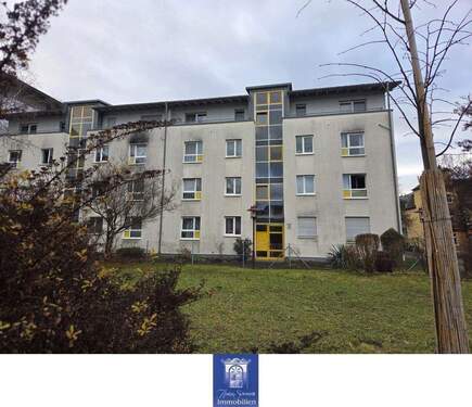 Hausansicht - Helle & gepflegte 3-Raum-Wohnung in Freital - gefragte Wohnlage