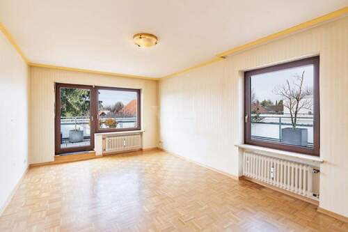 Wohnzimmer - 3 Zimmer Etagenwohnung in München