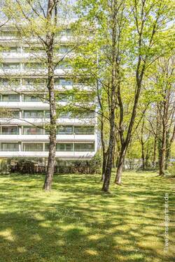 Blick auf die Balkone - 3 Zimmer Etagenwohnung in München