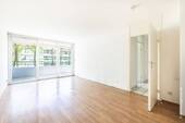 Wohnzimmer mit Balkon - Etagenwohnung mit 79,60 m&sup2; in München zum Kaufen