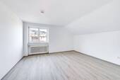 Schlafzimmer Dachgeschoss - Mehrfamilienhaus, Wohnhaus mit 249,40 m&sup2; in Unterschleißheim zum Kaufen