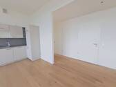 Küche mit Blick zum Flur - 