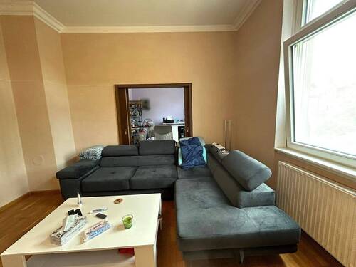 Wohnzimmer mit Schiebetür zu Kinder- / Arbeitszimmer - 