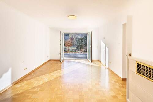 Wohnzimmer - 5 Zimmer Doppelhaushälfte in Stockdorf