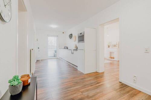 Bild 1 - Frisch renovierte 4,5-Zimmer-Erdgeschosswohnung mit uneinsehbarer-Terrasse - Bestlage von Kelkheim