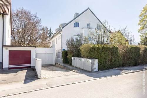 Charmante Dachgeschosswohnung - 2 Zimmer Etagenwohnung zum Kaufen in München