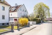 Blick von der Straße - 2 Zimmer Etagenwohnung in München