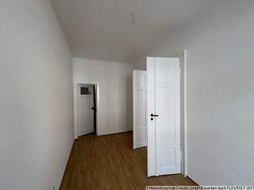 Kachelofen - Helle 4 - Zimmer-Balkon-Wohnung in Hi - 